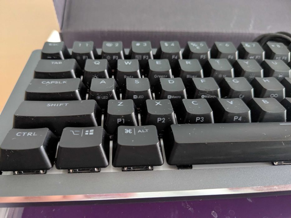 Механична клавиатура Cooler Master CK721 (65% USB, Bluetooth, 2.4GHz)