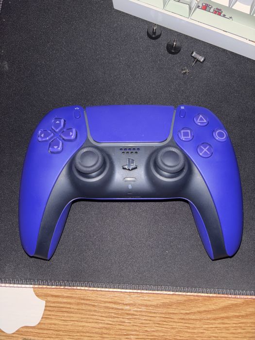 vand maneta ps5 editia mov