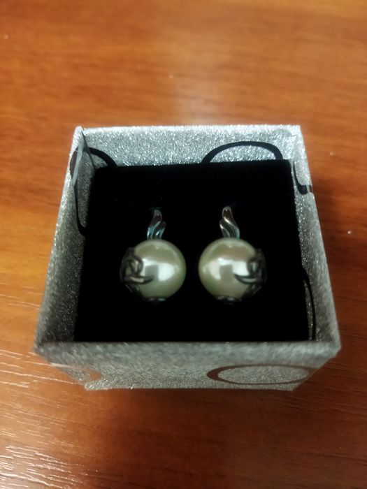 Продаются серьги серебро 925 проба