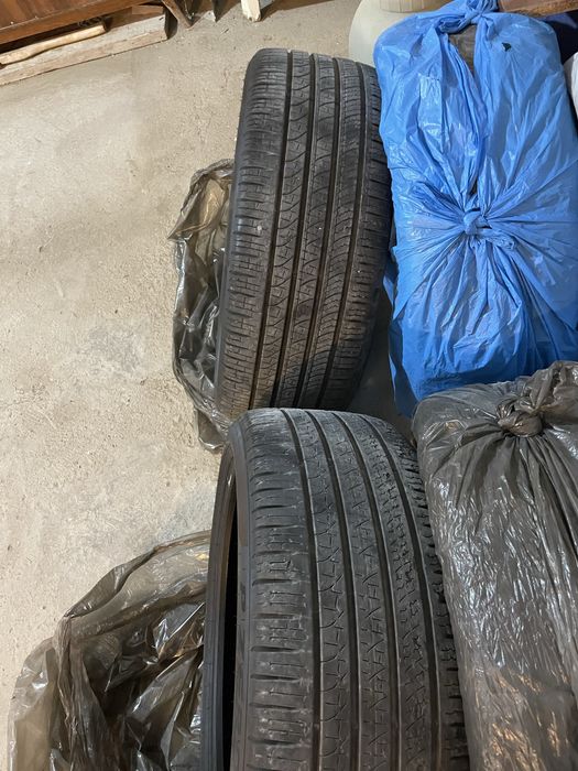 Продается шины бу  размер 245/40 R-20. Perelli