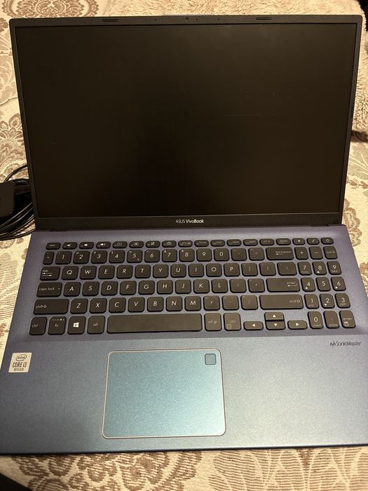 Laptop ASUS VivoBook, generatia 10, 8 GB RAM, SSD 256 GB