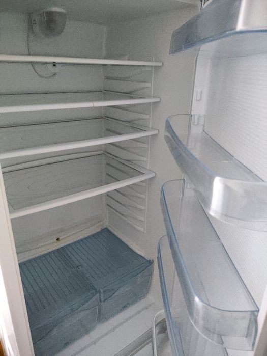 Отдам даром холодильник