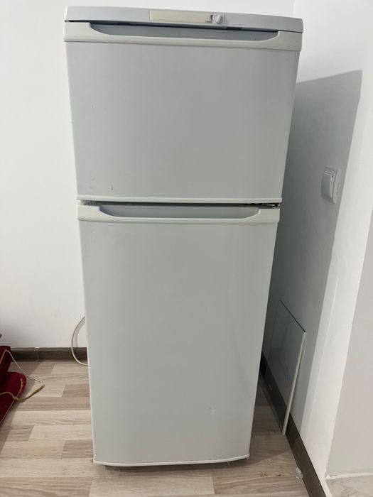 Холодильник  белый