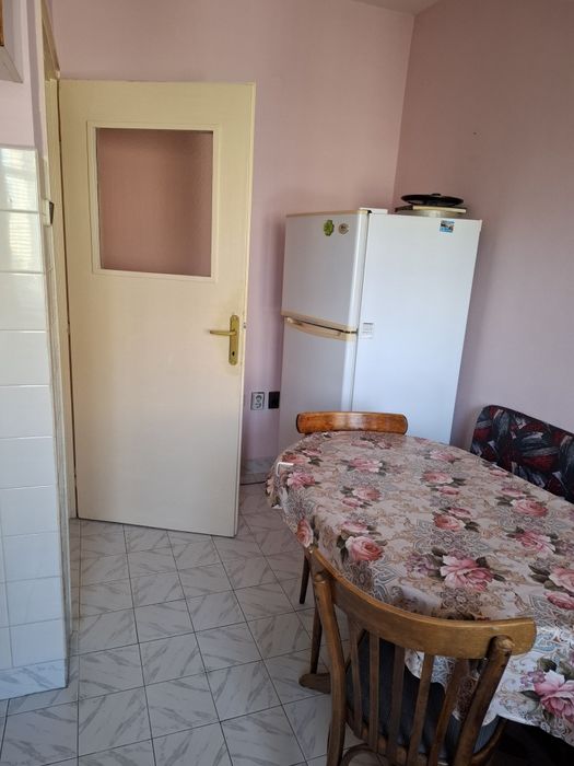 Дава се под наем Двустаен апартамент в Казанлък - 70 кв.м за 114750 € - Снимка #3