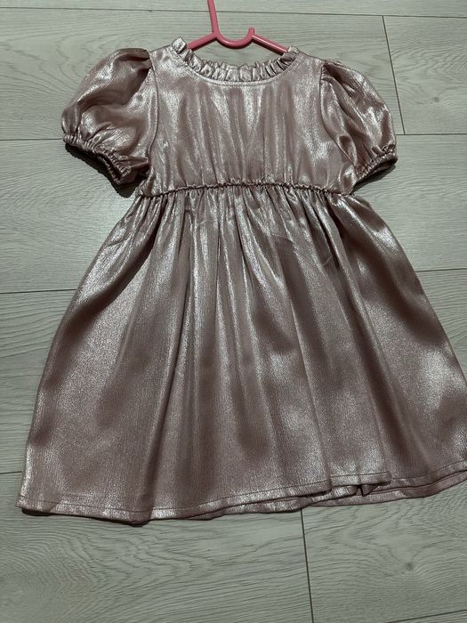 Hainute fata 4-6 ani