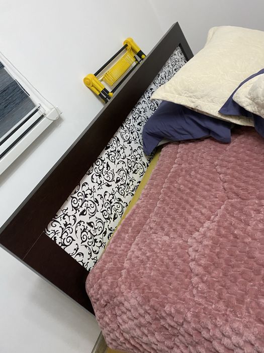 Спальный кровать