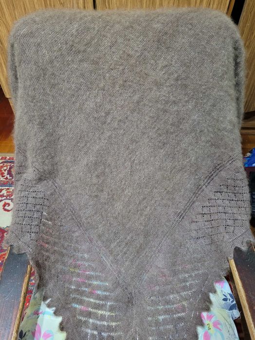 Продаётся пуховый платок, шаль российская.