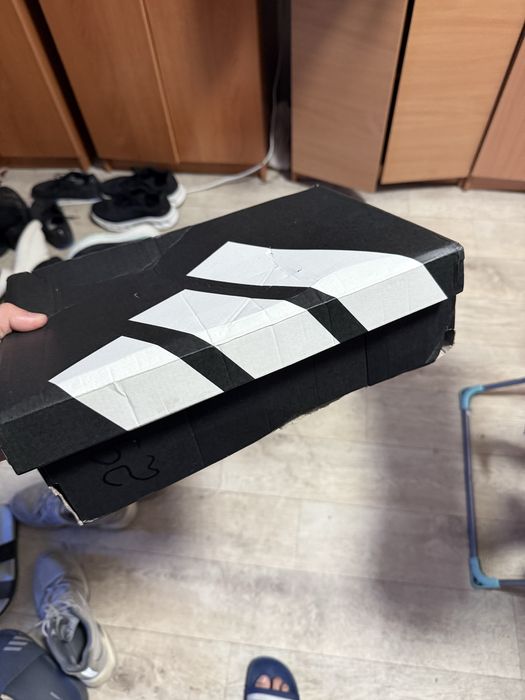 Оригинальные кроссовки Adidas