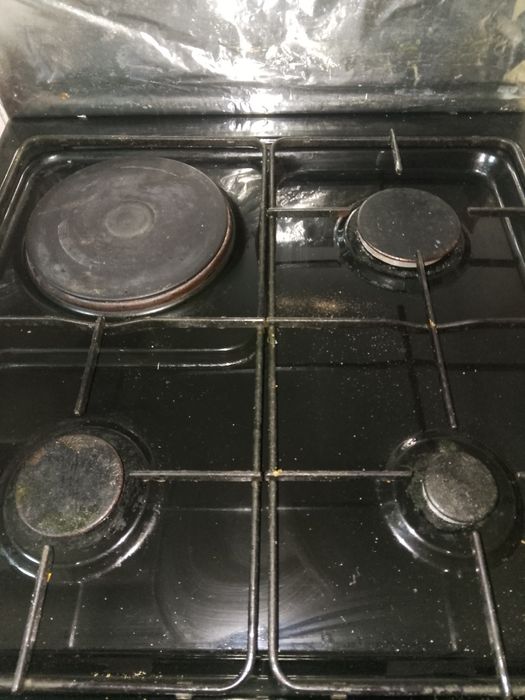 Продаю газ плиту Б/у.  30000.