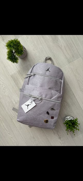 Раница Air Jordan Pin Backpack Black/Wolf Grey