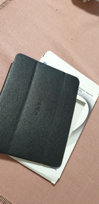 Husa Tabletă de 8" universala cu magnet NOUĂ