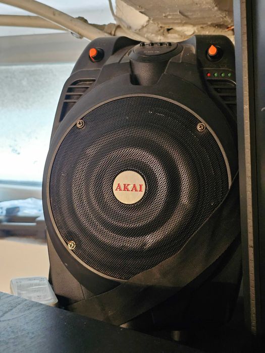 Boxă Portabilă AKAI SS022A-X6 – Bluetooth, Radio FM, Intrare Microfon / Chitara