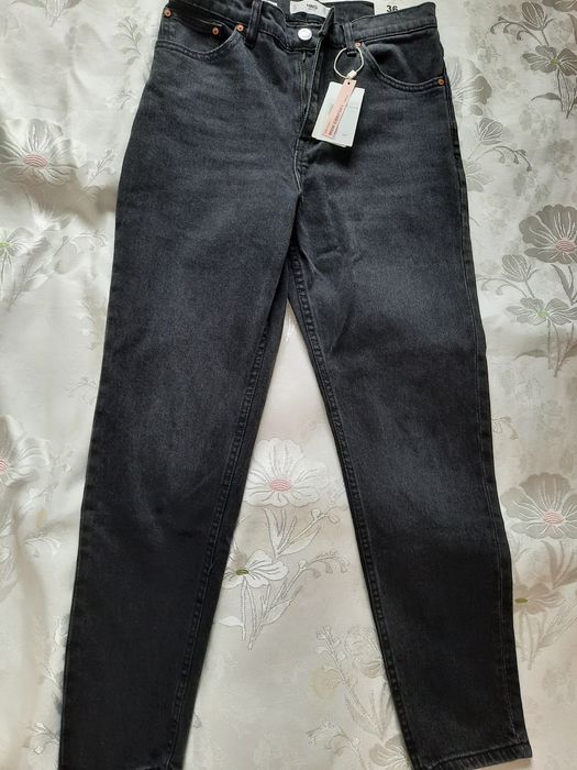 Продам женские джинсы Mango