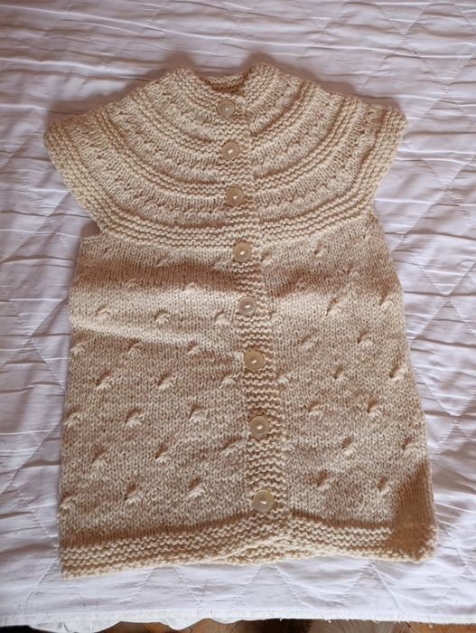 Вълнени плетени жилетки и пуловери. НОВИ