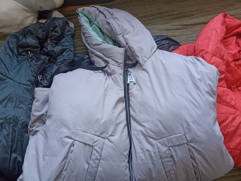 Отдаем куртки бесплатно 54-56