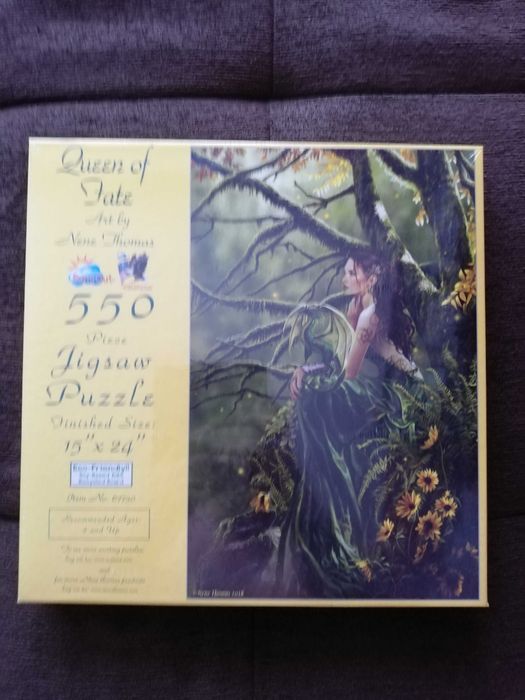 Нов пъзел SunsOut Queen of Fate от Nene Thomas, 550 части