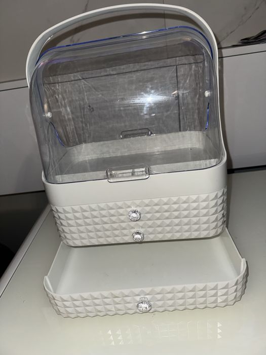 Сет козметика и кутия за козметика