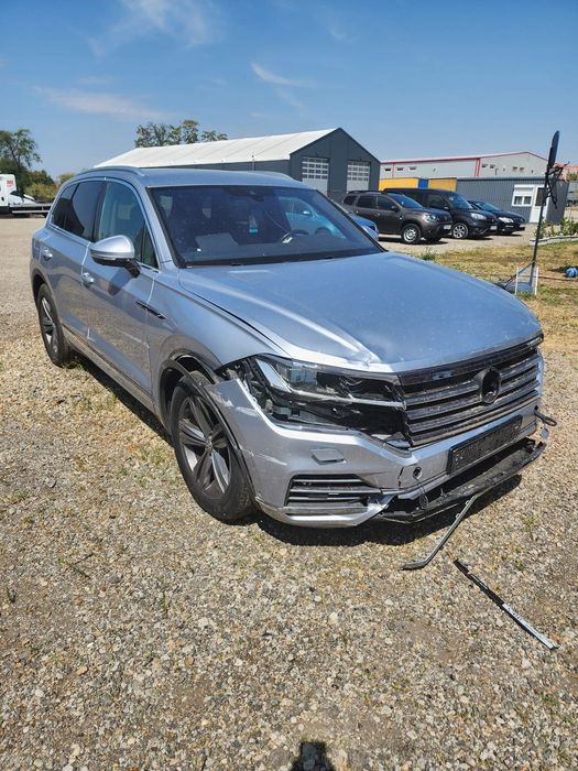 Volkswagen Touareg Se vinde Touareg avariat