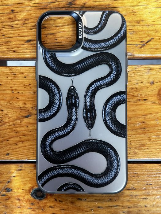 Чисто нови калъфи за IPHONE