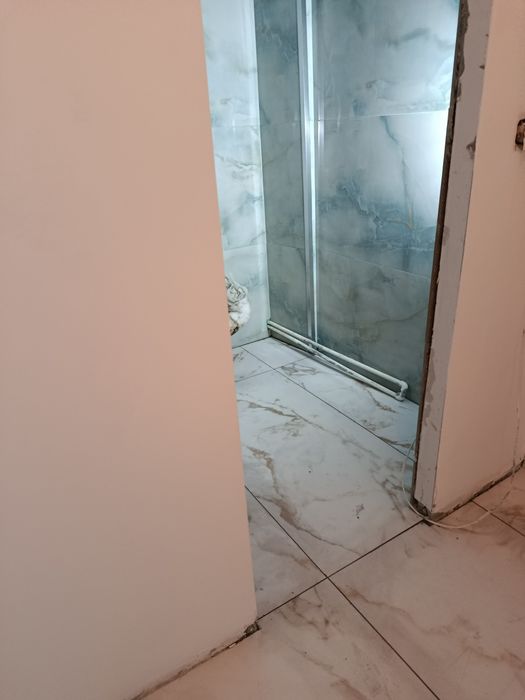 Zugravi instalatori termici ,electric,sanitar