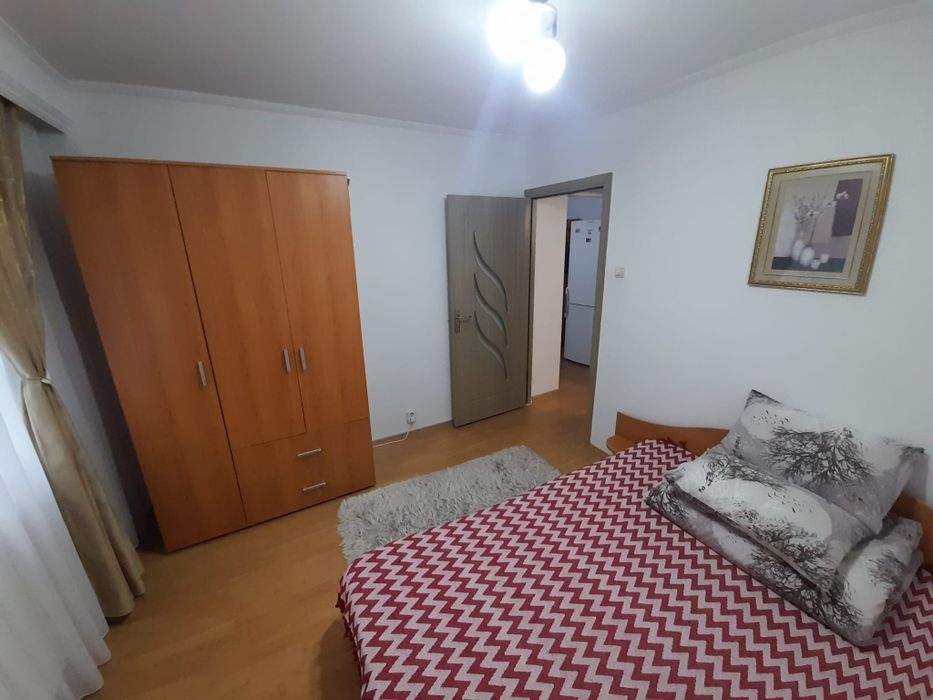 Vând apartament 2 camere, etaj 1, Mioveni