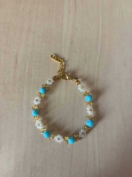 Ръчно изработени гривни