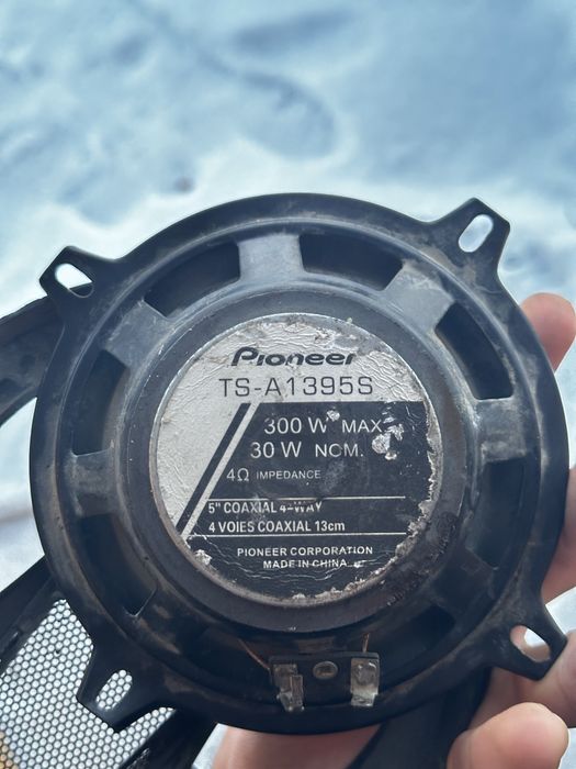 Магнитола и пара колонок