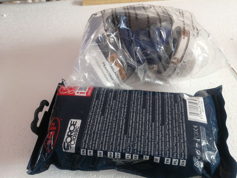 Mască de protecție cu filtre cărbune