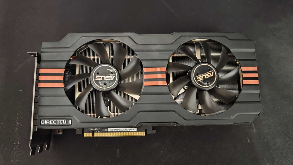 Asus AMD Radeon HD7950