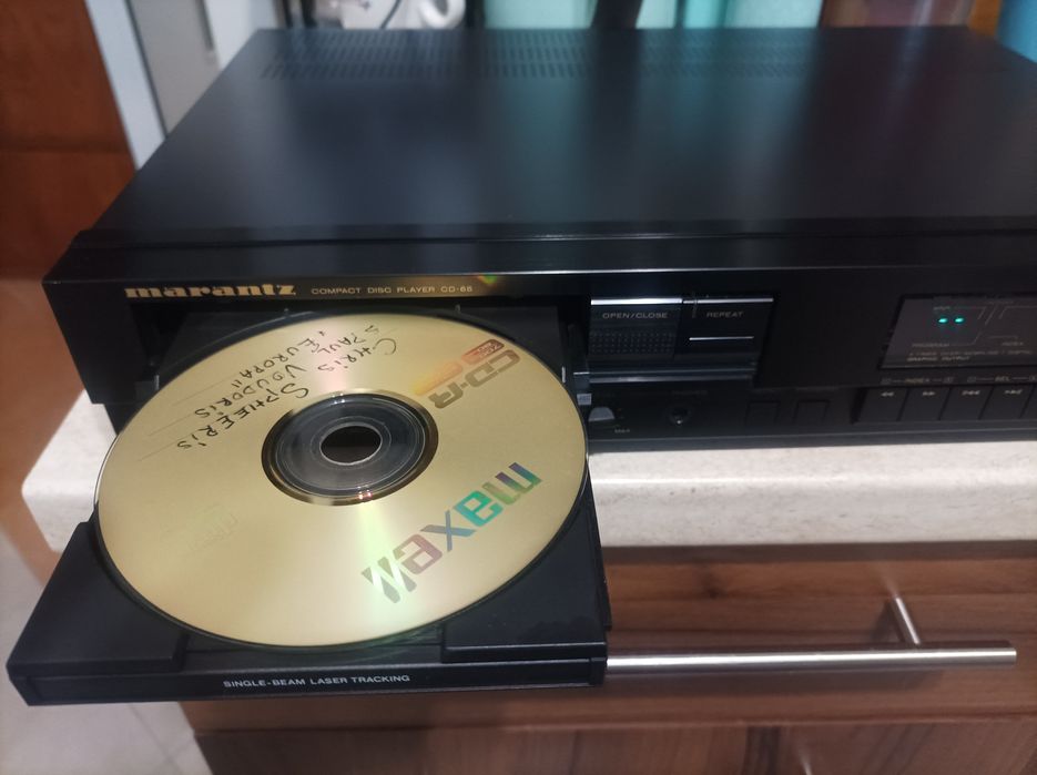 Продавам CD player Marantz CD 65