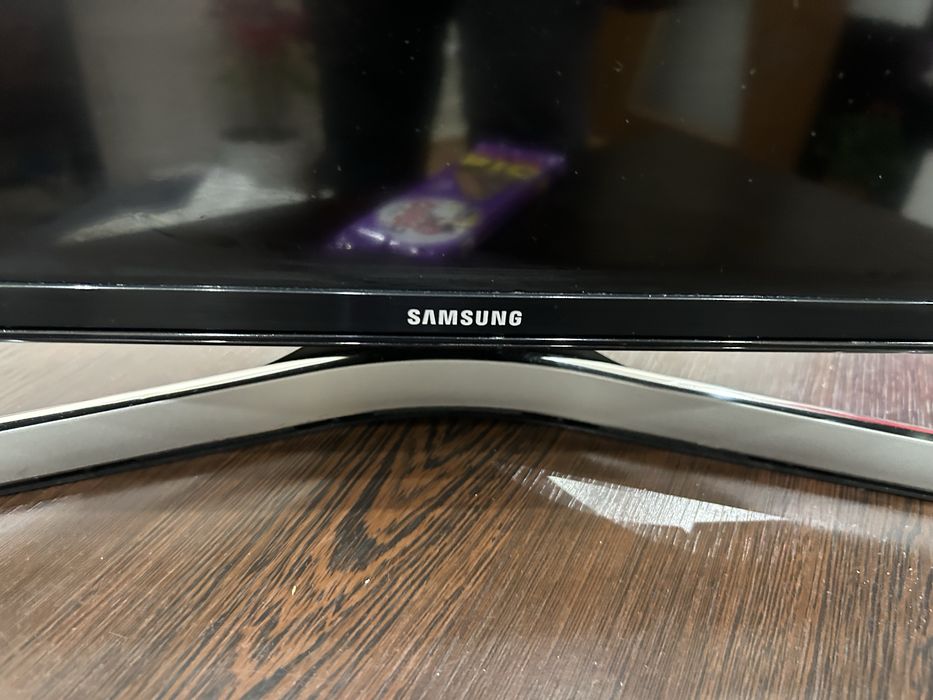 Smart TV Samsung за части-счупена матрица