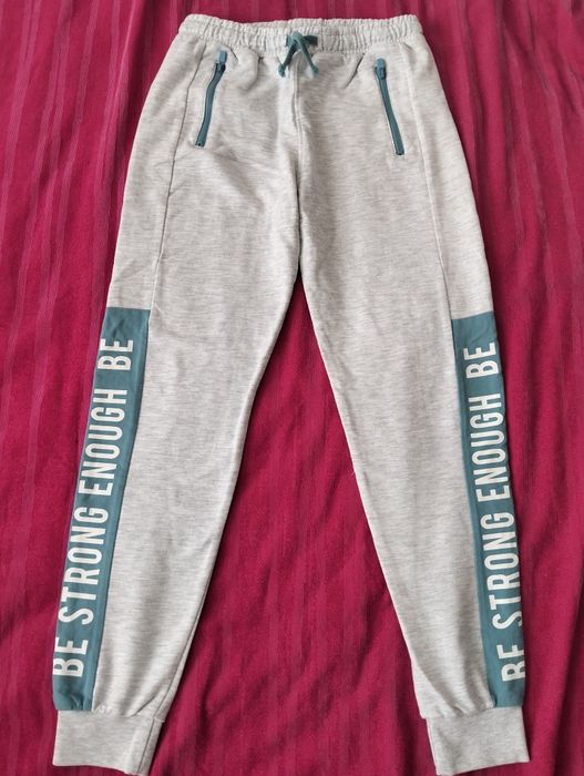 Продам кофту и трико для мальчика