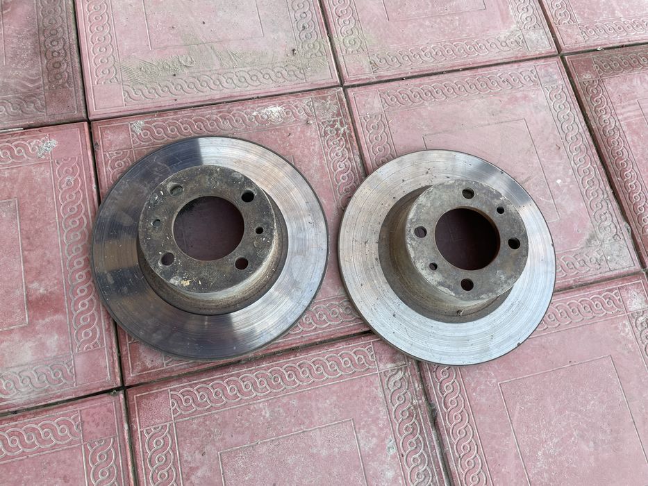 Lada 06 aporno disk sotiladi