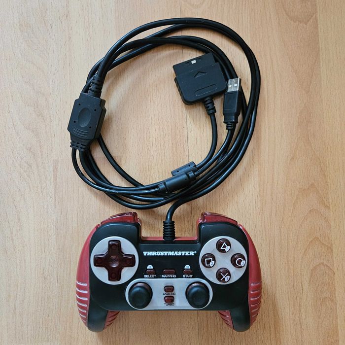 Gamepad Thrustmaster Dual Trigger 3.2 perfect funcțional PC, PS2 și PS3