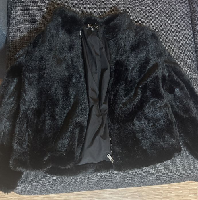 Geaca de blana neagra Zara