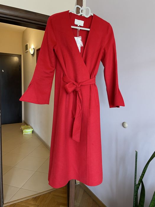Червено елегантно палто