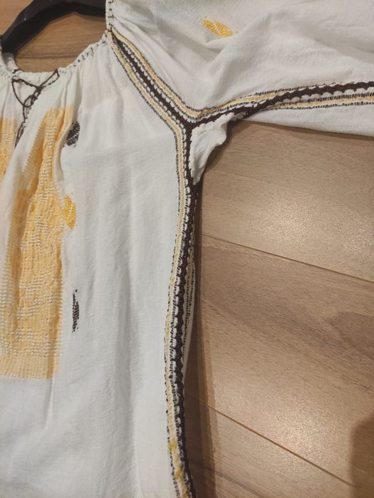 Ie autentica, costum popular