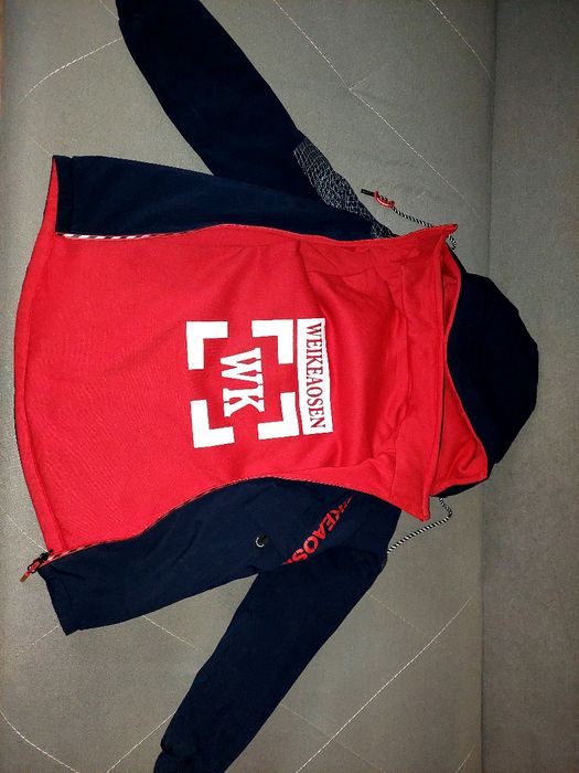 Продам куртку на мальчика осень-весна