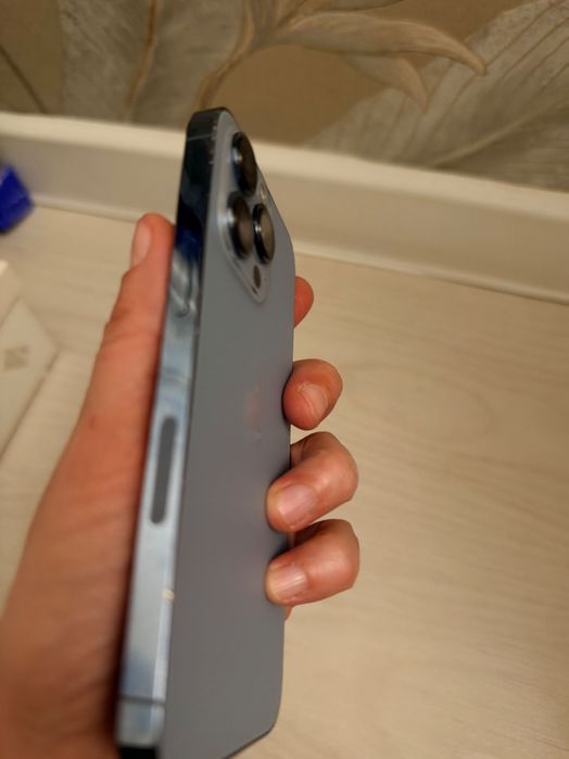 Продаю IPhone 13 pro