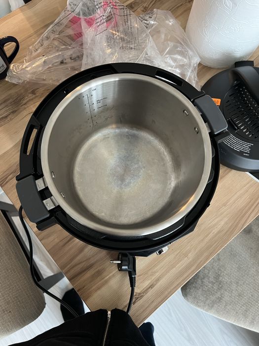 Мултикукър Instant Pot Pro 5,7 литра