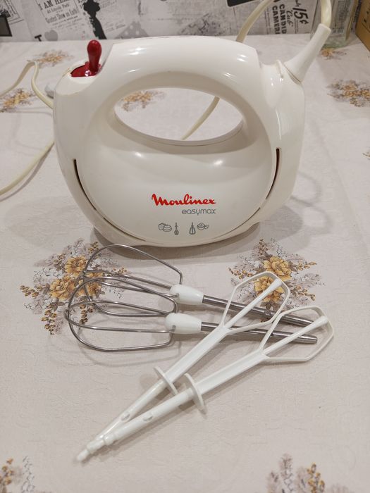 Mixer Moulinex cu două seturi de palete
