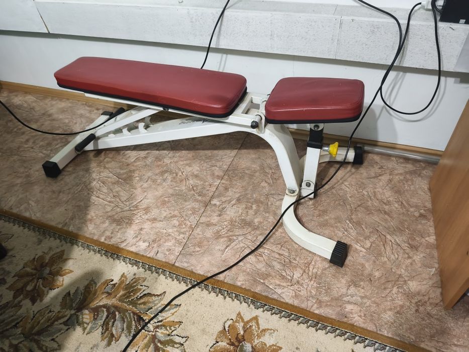 Скамья для силовых упражнений