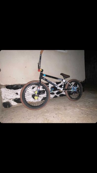 Vand bmx custom este perfect functional