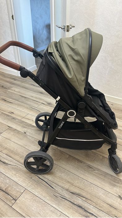 Продается коляска трансформер 2 в 1.