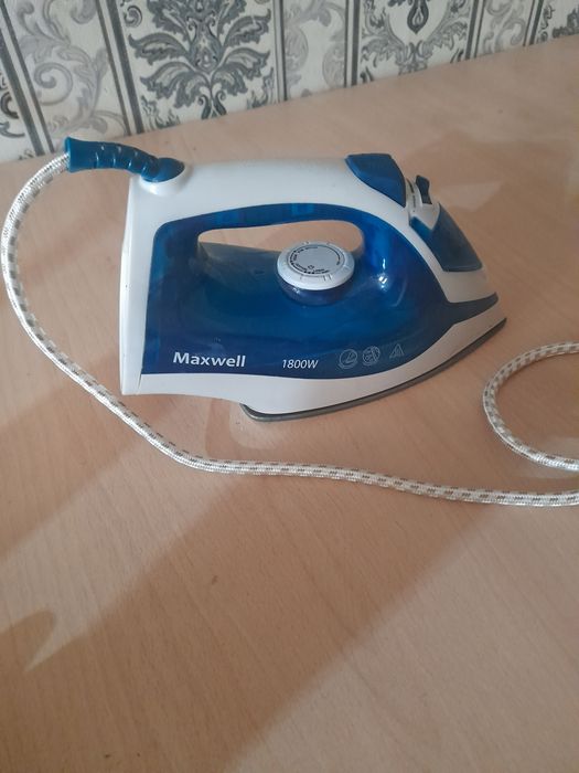 Продам утюг Maxwell 1800w