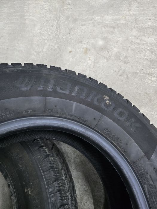 2 Броя Бусови Гуми 215/70/15C Hankook 6,2mm