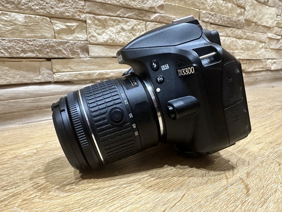 Зеркалка Nikon D3300
