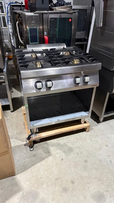 Mașina de gătit aragaz Zanussi profesional 4 focuri ca noua +Mareno 4F