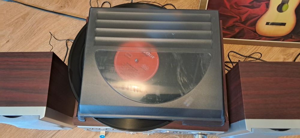 Minisistem Retro Classic ( radio fm ,cd,usb, card sd și pick-up)