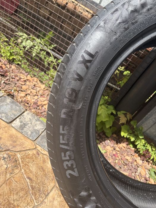 Продам резину Continental 235/55/19